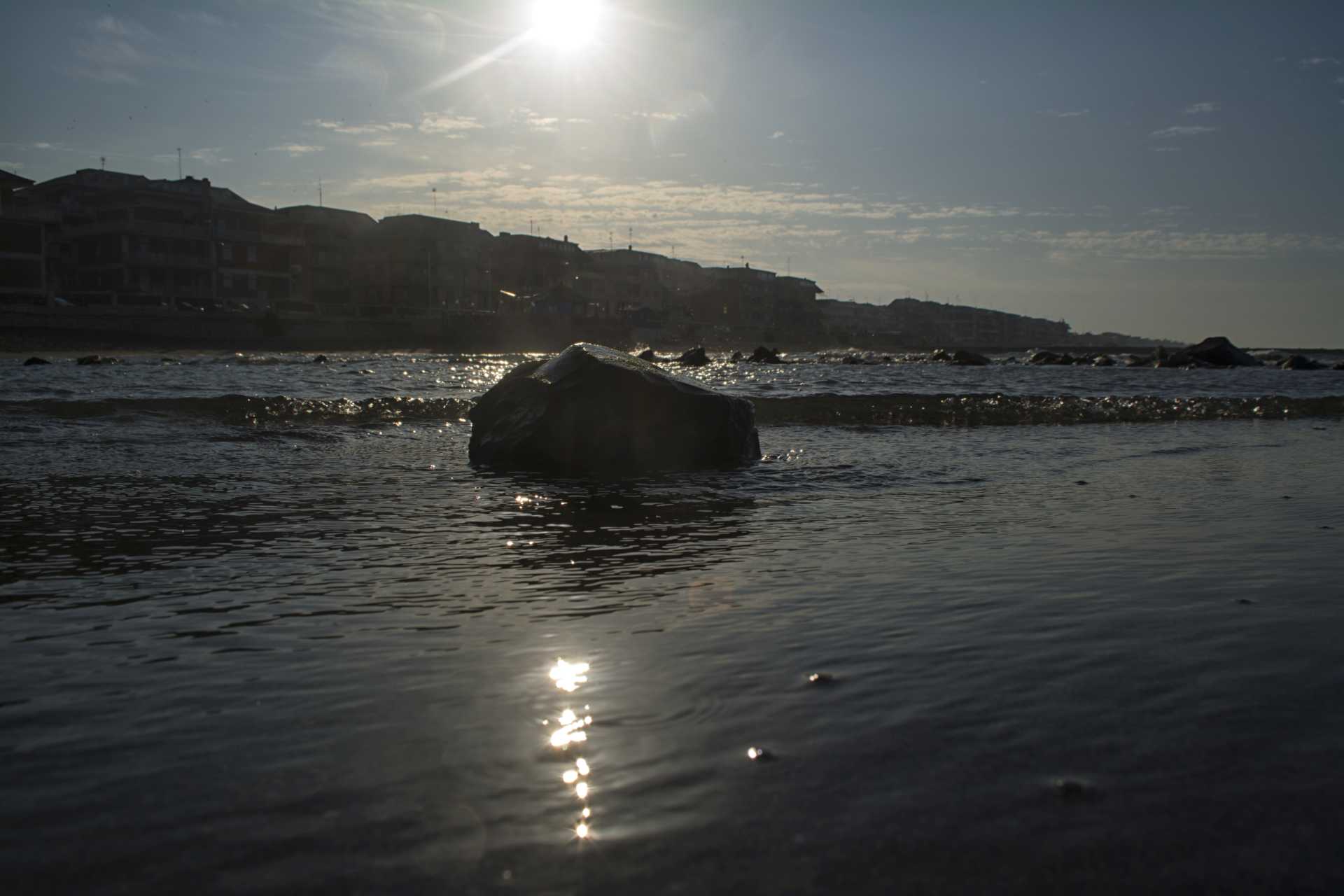 Perch ad Ostia si vede l''alba sul mare?